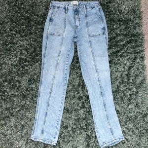 Target mom jeans! Size 6, never worn and in great condition!